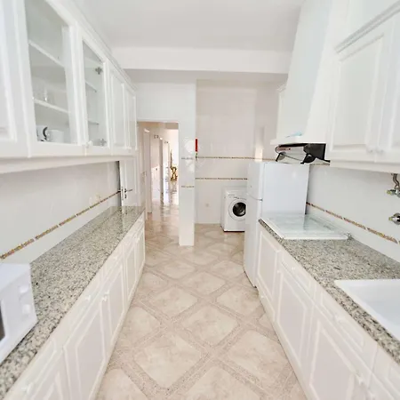 Stone's Throw - Front Line In Apartamento Nazaré