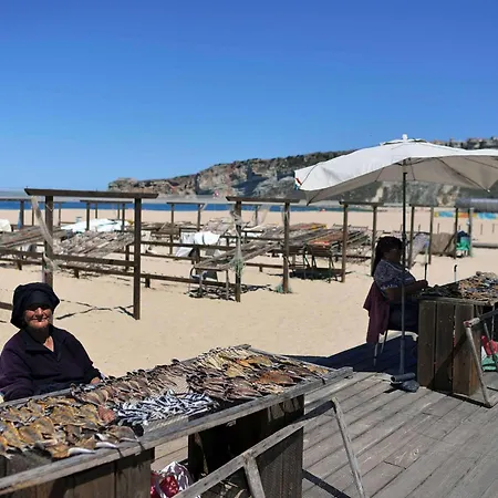 Stone's Throw - Front Line In * Nazare